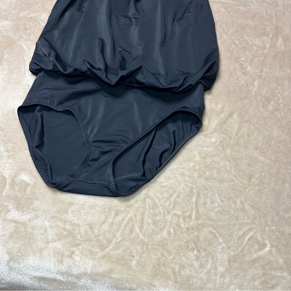 Jantzen Blousen Black One Piece Modest Swimsuit Adjustable Straps Size 8 - Picture 3 of 9